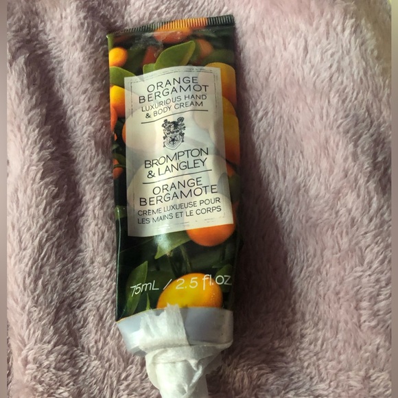 Bundle of five lotions, all different kinds - Picture 4 of 8